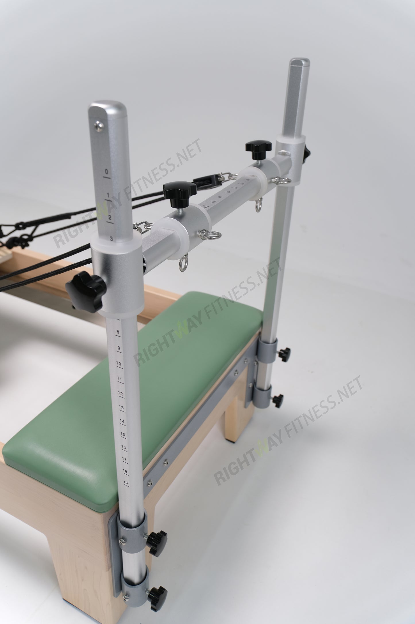 Solid Maple Inner Track Pilates Reformer with Aluminum Graduated Posts