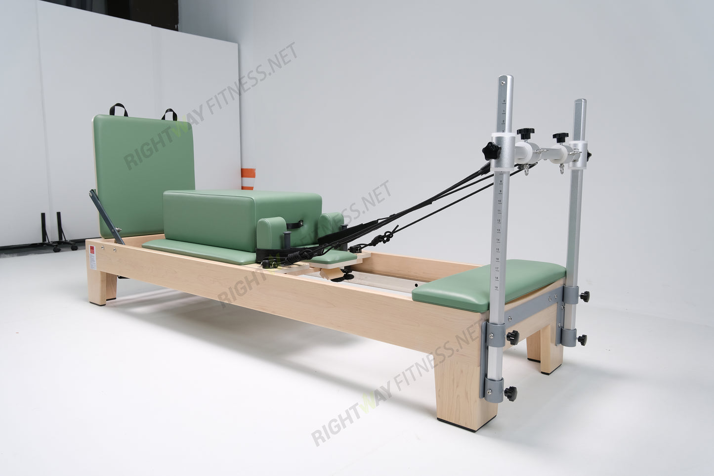 Solid Maple Inner Track Pilates Reformer with Aluminum Graduated Posts